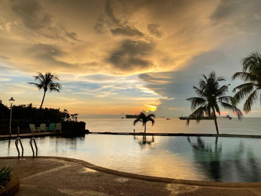 Ehsan Seaview Hotel Port Dickson Kültér fotó